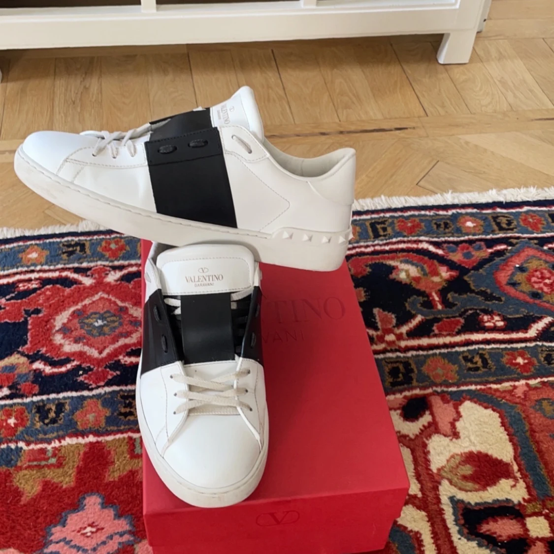 Valentino Garavani skor storlek 42 - 90