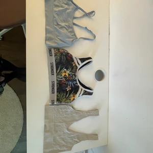 Träningstoppar🤘 - Vänster och höger är oanvända medans den från stronges är använd fåtal gånger💯om man köper alla kan man få de för 200👍