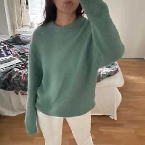 oversized stickad - mintgrön oversized stickad tröja. köpt på zaras herravdelning men aldrig använt den, så den är i nyskick. 💕