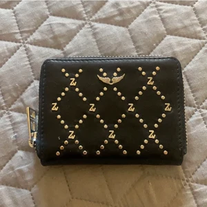 Zadig plånbok  - Säljer nu min favvo plånbok från Zadig. Orginal pris 1200 säljer för 550 minst 💘kom privat vid intresse ❤️