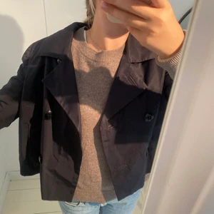Kort kappa - Så sjuuukt snygg kort kappa med trekvartslånga ärmar! Så så snygggg men får tyvärr ingen använding av:( skriv för frågor osv 
