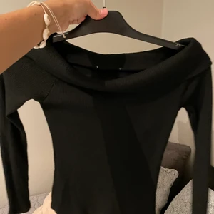 bikbok svart tröja  - Knappt använd inte min stil längre 🤍