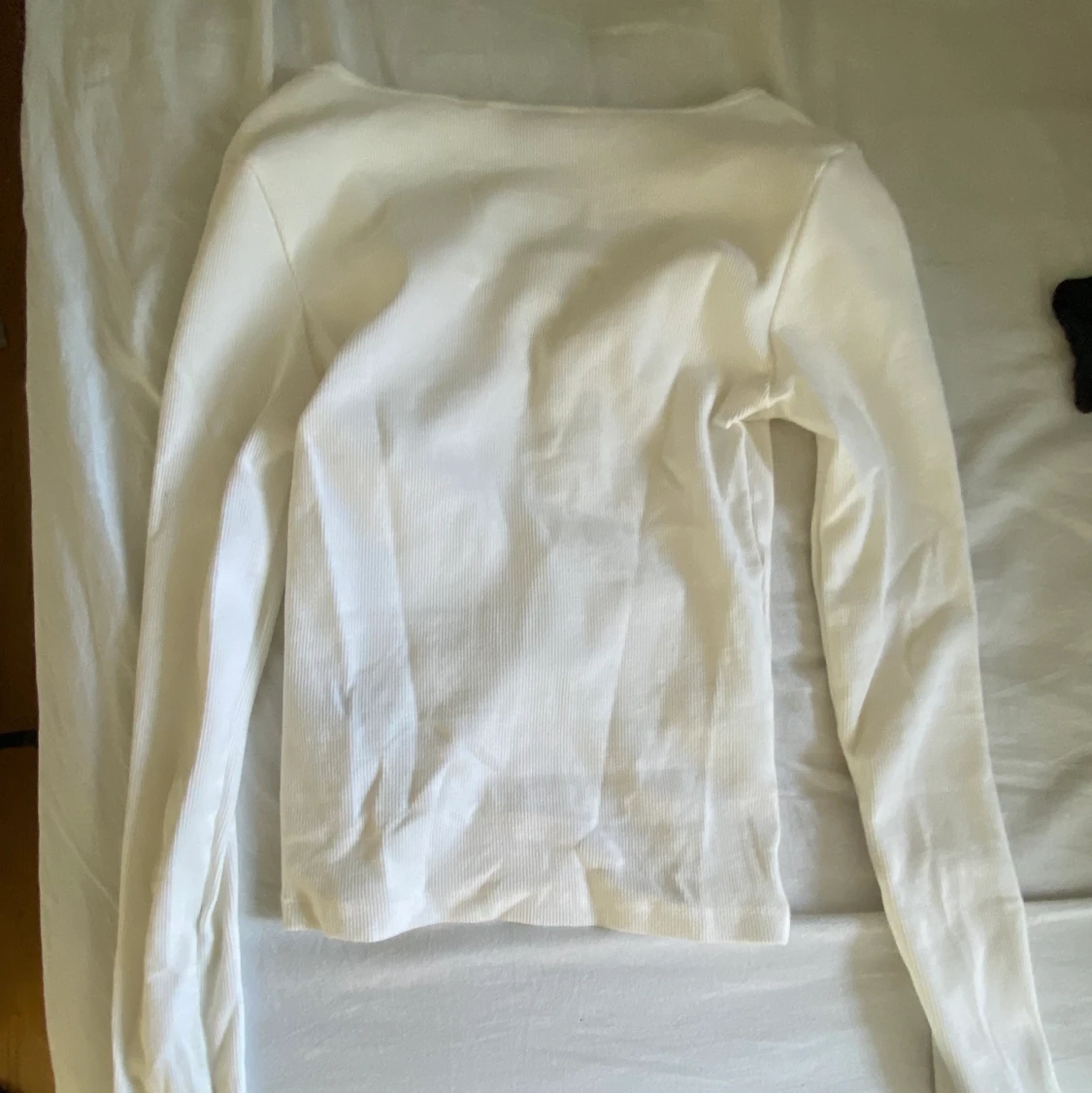 Vit långarmad med knappar - 90