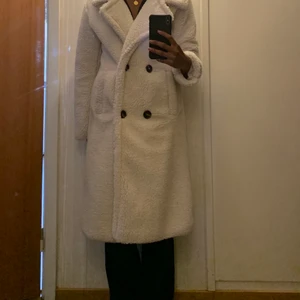 Teddy beat coat - Oanvänd teddy bear coat i storlek 36