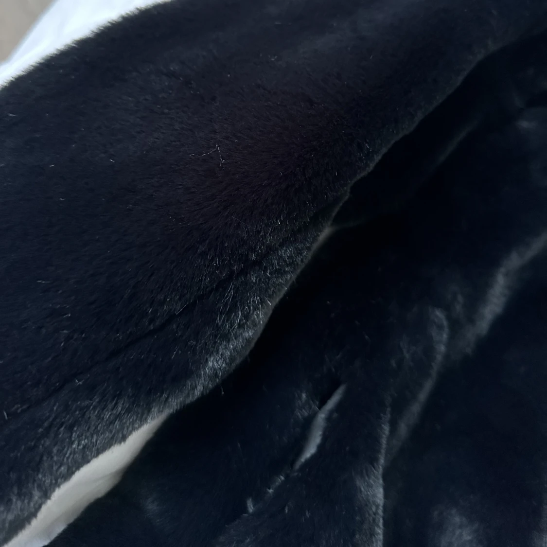 Pälskappa i fejkpäls - 90