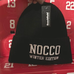 Limiterad nocco mössa - Helt ny & oanvänd NOCCO mössa!  Just denna är sjukt limiterad och finns inte att få tag i.  - Unisex Perfekt till dig själv eller ge bort i julklapp. 