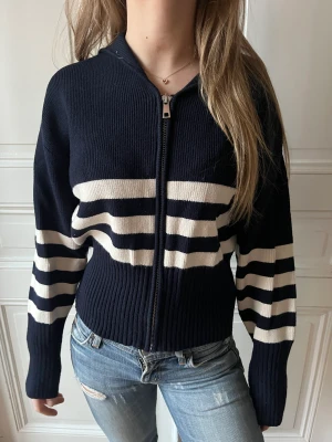 Super fin kofta  - Jätte fin kofta från Zara i storlek M. Endast använd 1 gång❤️❤️