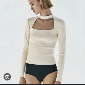 Topp  - Beige tröja från zara i storlek S💕🙌🏻