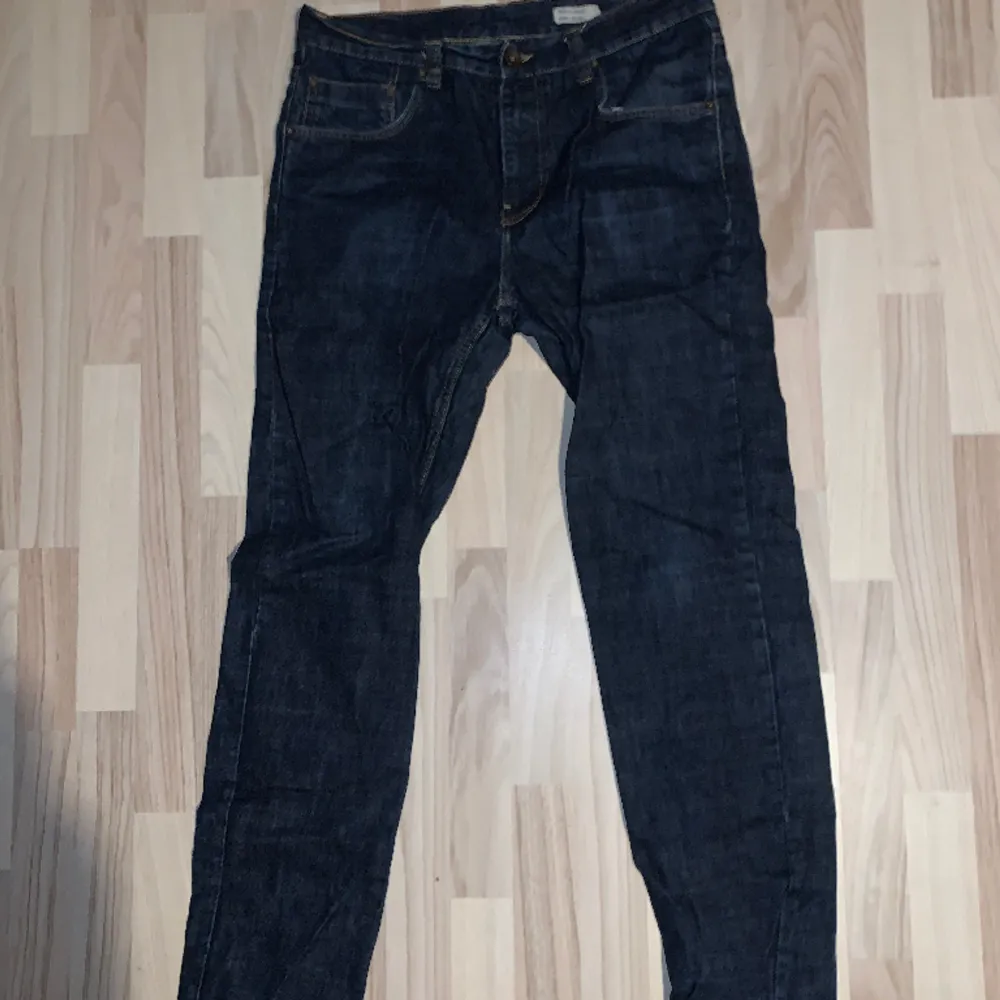 Fina jeans i storlek w34 l34 från lager 157! Skrynkliga efter legat i en påse!. Jeans & Byxor.