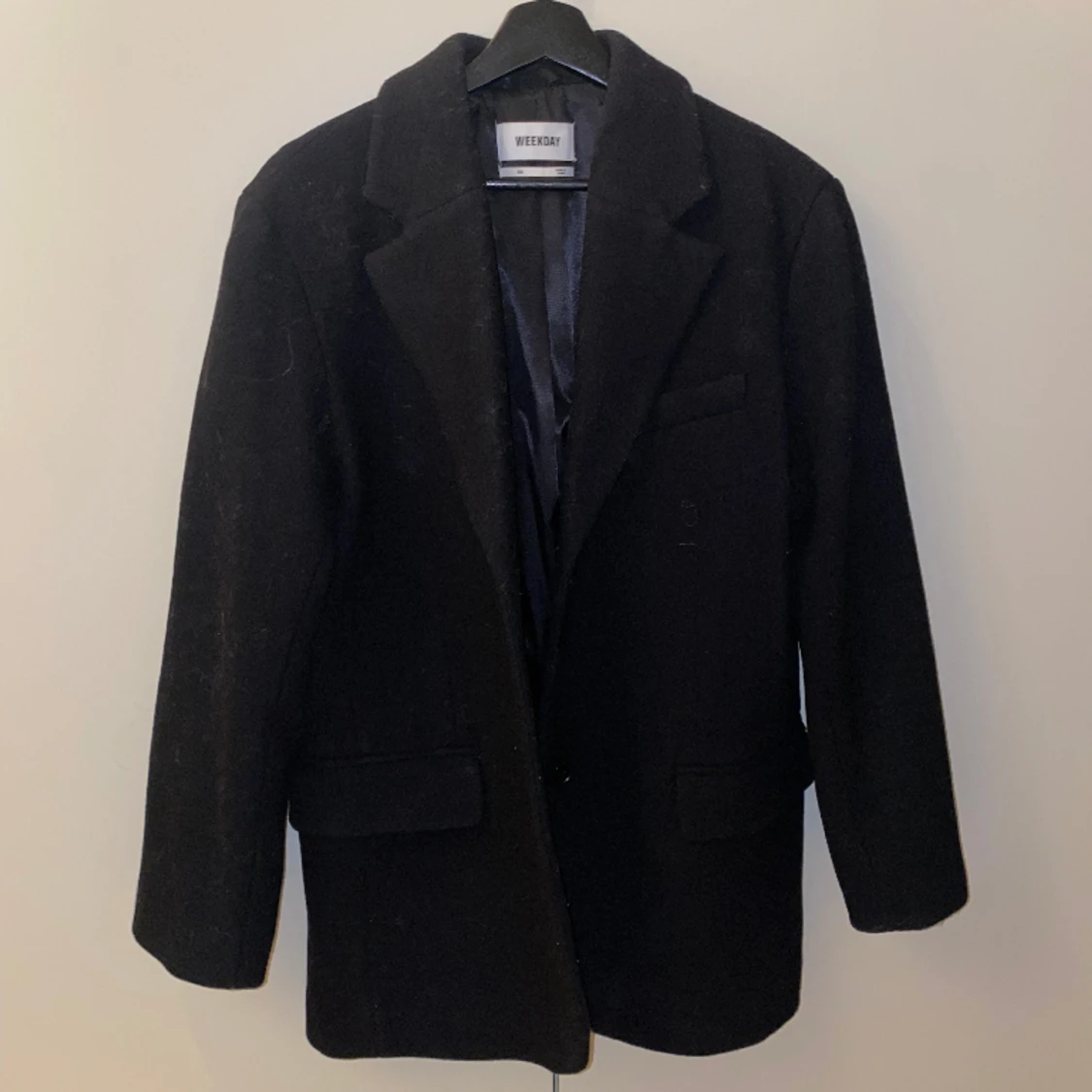 Kort kappa/ullkavaj från Weekday - 90