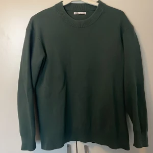 grön Zara tröja - Grön Zara tröja | skick 9/10 | Hör av er vid minsta fråga!