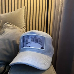 Emilio pendenza keps  - Säljer nu min Emilio pendenza keps⚡️ riktigt fett keps⚡️ möts ej upp men fraktar och kan hämtas upp👌⚡️8/10 skick⚡️fri frakt 📦 