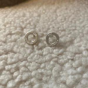 Örhängen snö of Sweden  - Bara testade 