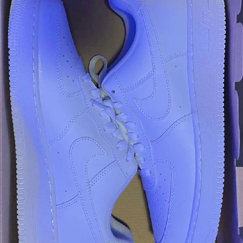 Helt nya air force 1. Skor.