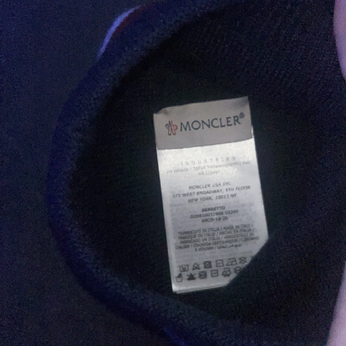 Moncler mössa - 90