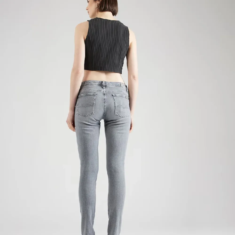 Säljer de här ljus grå Lbt jeansen i storlek size 14,154cm. Jeans & Byxor.