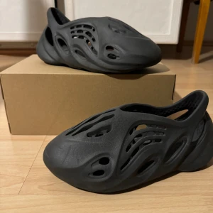 Yeezy - Yeezy fomarunner Priset går att diskutera!