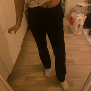 Bikbok kostymbyxor  - Snygga kostymbyxor från bikbok