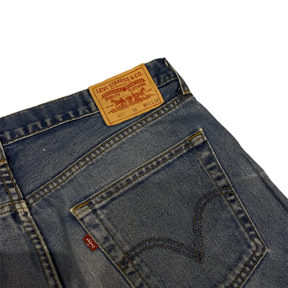 Baggy Levis 521 Jeans. Byxorna är i mycket bra skick utan fläckar eller skador. Känn dig fri att fråga om du undrar något!. Jeans & Byxor.
