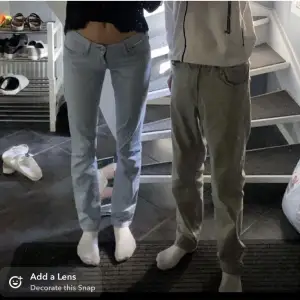 Säljer nu dessa lågmidjade lite bootcut jeansen då de inte kommer till användning, priset kan diskuteras skriv för frågor💗