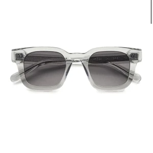 Chimi 04 grey  - Säljer mina chimi solglasögon, använda en sommar arnas nya. Köpte från butik 