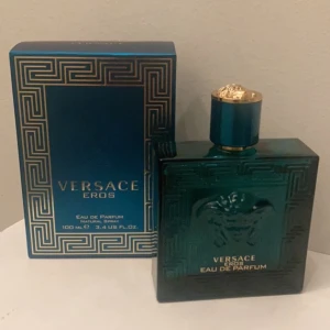 Versace - Bara tagit några sprut så den är gott som ny. Ca 99% kvar 100 ml 