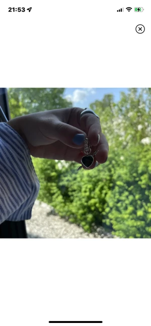 Maria nilsdotter örhänge - Lägger upp igen pga oseriös köpare. Väldigt bra skick, köpt för 5500, säljer direkt för 4000❤️