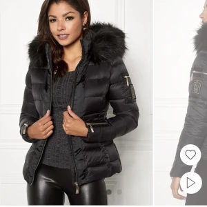 Chiara Forthi Milano jacka  - Säljer världens snyggaste vinterjacka då den tyvärr blivit för liten för mig. Nypris är 1800kr men säljer för 750kr 💞 Använd 1 vinter men inga defekter alls. Luddet till luvan är valbart och går att ta av/sätta på. 💞