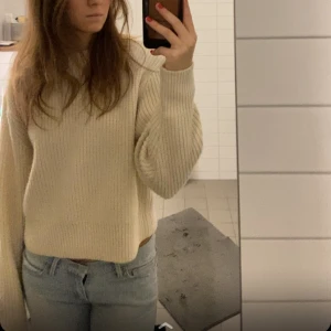 Stickad tröja vit - Så fin cremevit stickad tröja från zara!🥰