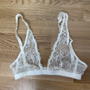 BH / bralette från Björn Borg  - Mycket snygg bralette i spets i strl S