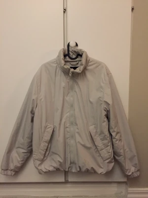 Light Grey Puffer Jacket - Light grey puffer jacket: in good condition, have some stains ( can see more pictures in pm), can always pm for more questions :))