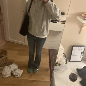 Grå hoodie - Mysig hoodie från mans avdelningrn på Hm
