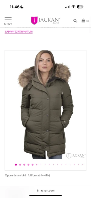 Hollies jacka  - Säljer denna fina jackan i olivgrön färg, har knappt använda den Max 1 vecka. Tyvärr har den inte kommit till användning pga viktnedgång💓 hör av dig för bättre o närmare bilder.( pris kan diskuteras til ett rimligt pris för båda)