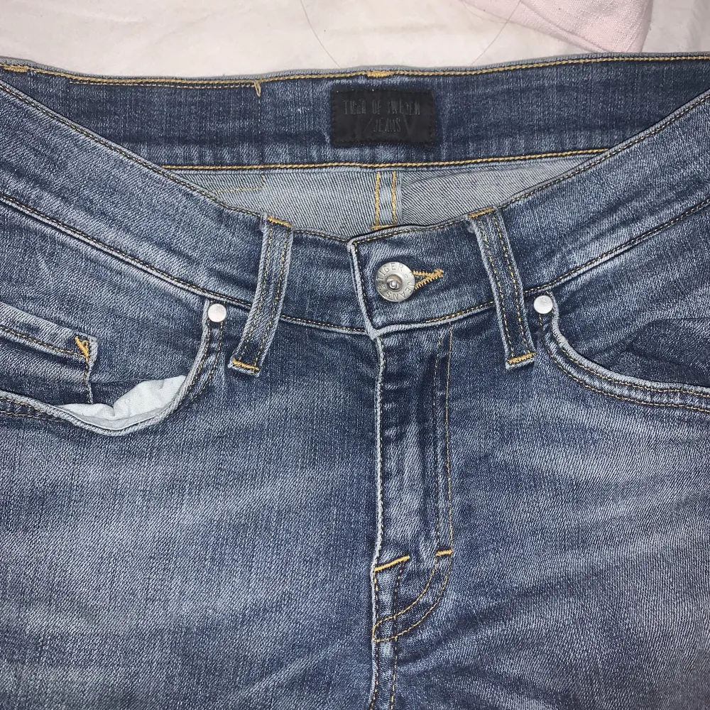 Lågmidjade skinny jeans från tiger of Sweden. Superbra skick, säljs då jag inte använder de😚. Jeans & Byxor.