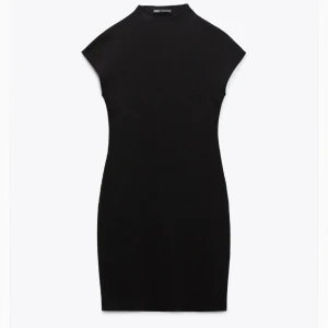 Zara klänning  - Klänning från zara🫶🏼 använd en gång 