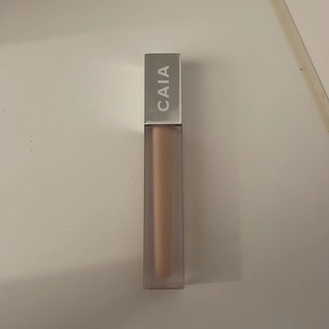 Caia concealer