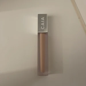 Caia concealer - Helt ny egenligen men den är bara använd 3 gånger. Säljer eftersom det inte är rätt färg