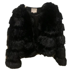 Päls jacka - Fuskpäls oanvänd 