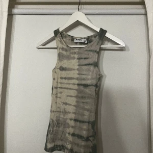 Linne, weekday - Ett längre linne (60cm), oanvänd, olika nyanser av grön