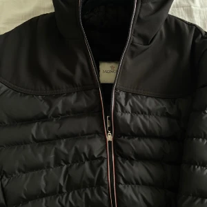 Moncler jacka - Moncler jacka, skriv för mer frågor