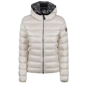 Colmar jacka - Säljer denna jätte fina colmar jackan i fint skick (endast använd en vinter)😇 så varm o skön nu till vintern, kom priv för fler frågor elr bilder🥰