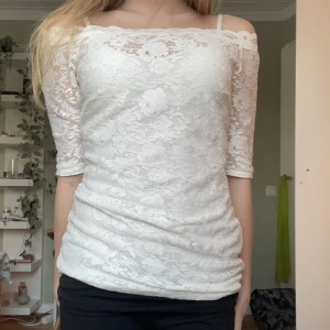 Off shoulder spets tröja - Bra kvalitet🙌 