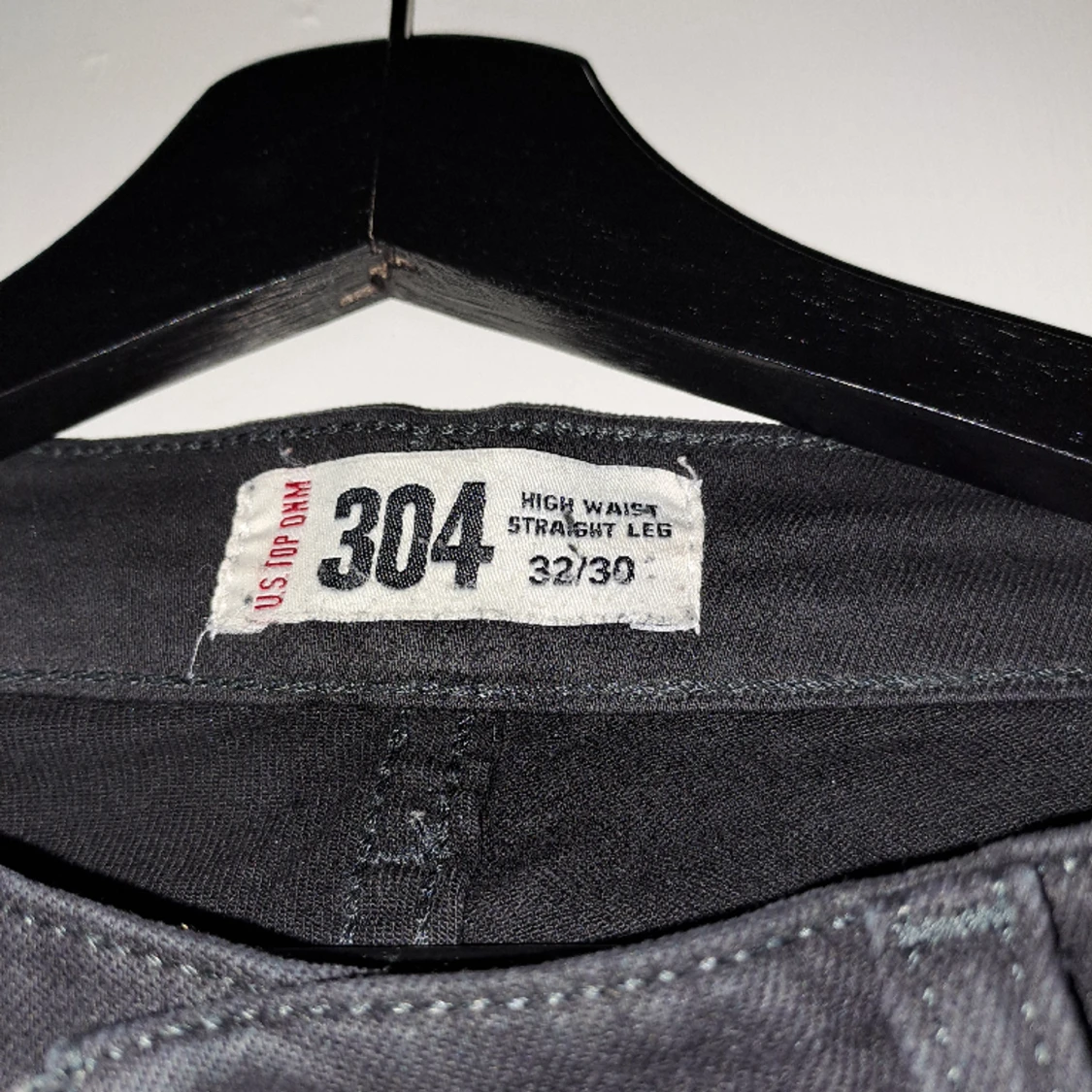 Svarta jeans avsmalnade i benen - 90