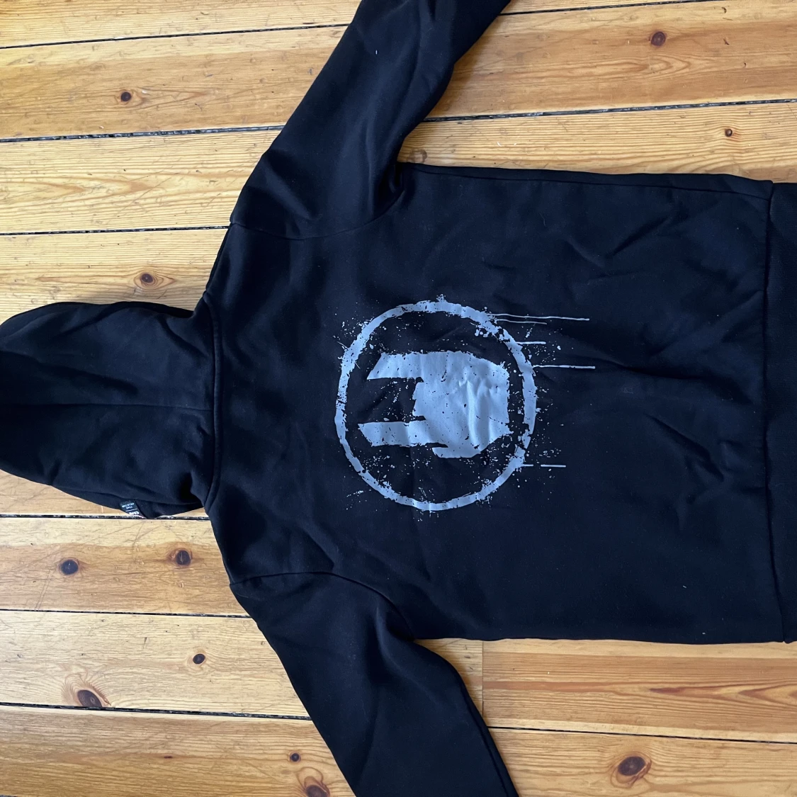 Svart hoodie från EMP - 90