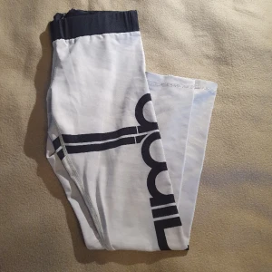 Träningstights Aimn - Träningstights från Aim'n. I använt skick men fortfarande fina. Storlek XS. 