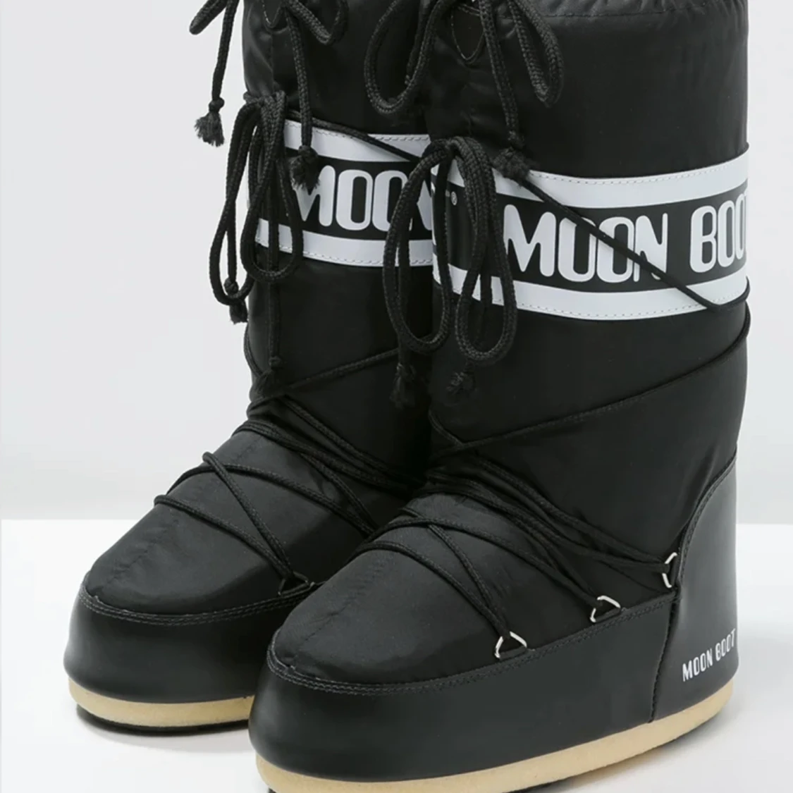 Moon boots