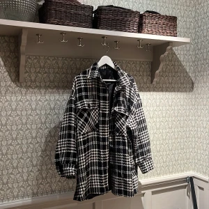 Jacka / Overshirt - Strl M, oversized. Fint skick! Från Pull & Bear