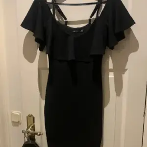 Ny klänning, aldrig använd 