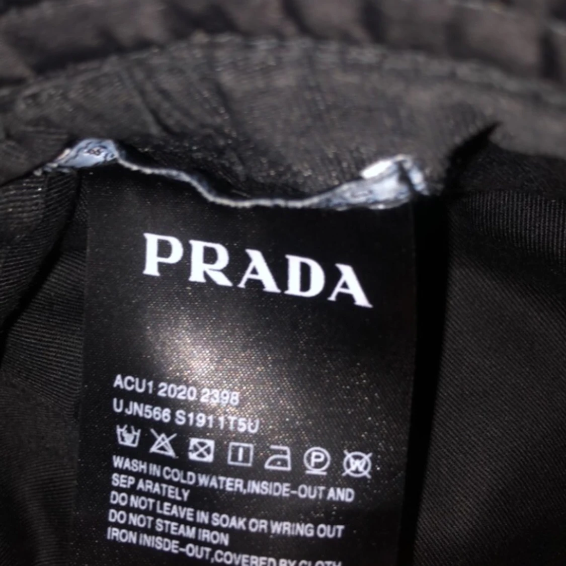 Prada bucket hat - 90