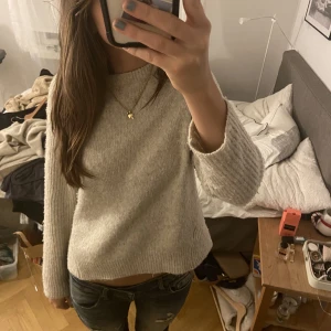 Stickad tröja - Skitmysig stickad tröja säljer för billigt pris❤️❤️